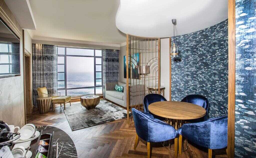 Suncoast Hotel & Towers room interior 4