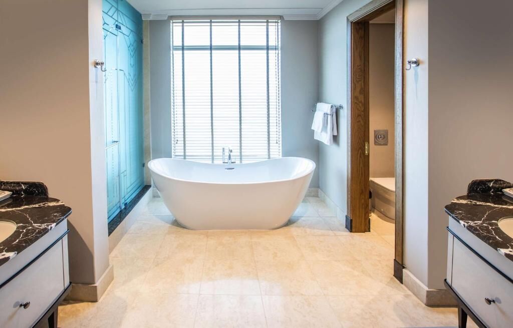 Suncoast Hotel & Towers room interior 6